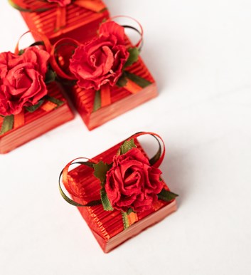 Çiçekli Kırmızı