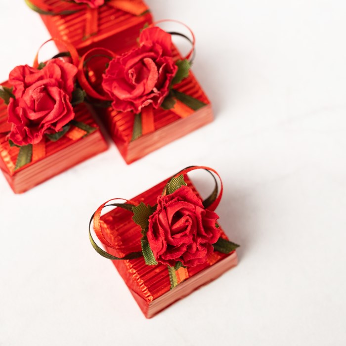 Çiçekli Kırmızı