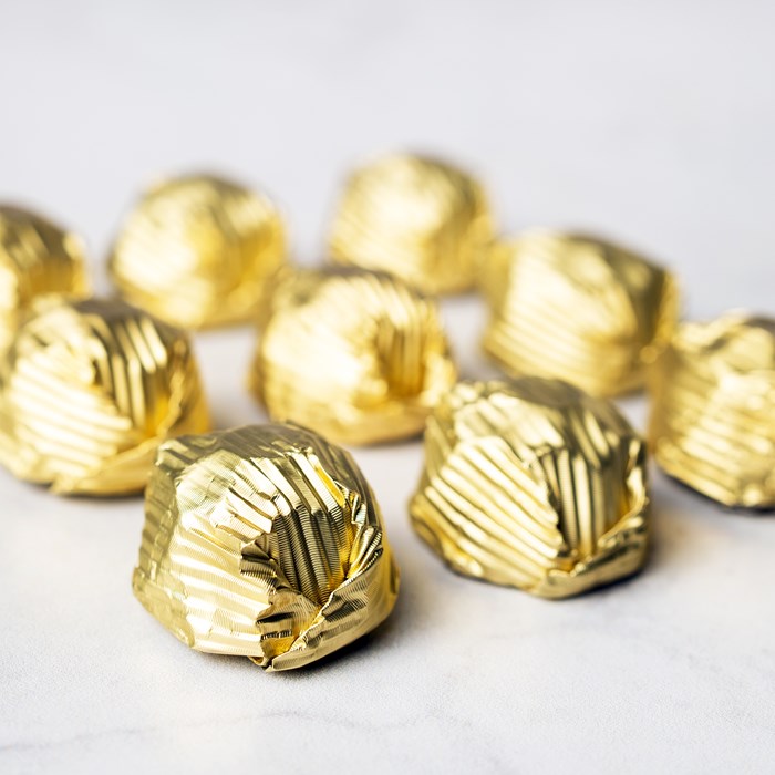 yaldızlı renkli çikolata