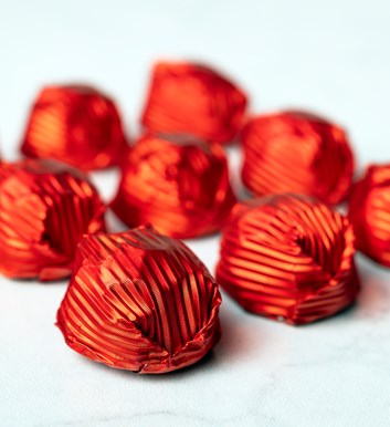 Yaldızlı Kırmızı Çikolata