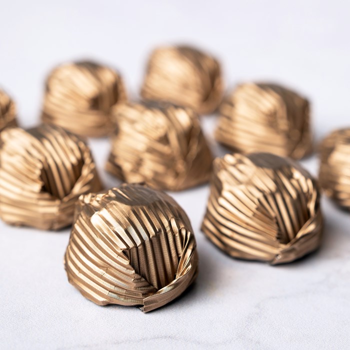 yaldızlı kahverengi çikolata